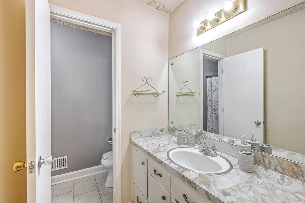 2198 Skyland Lane Photo 18