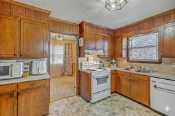 2198 Skyland Lane photo 4