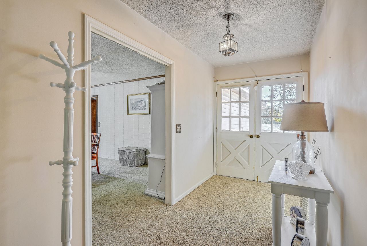 2198 Skyland Lane Photo 6