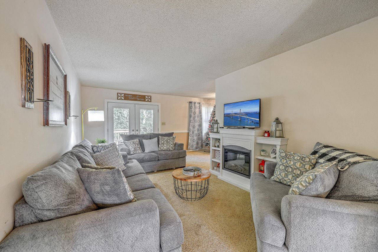 2198 Skyland Lane Photo 7