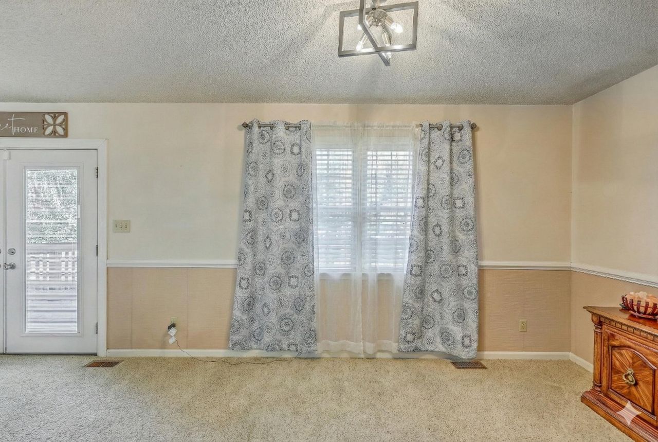 2198 Skyland Lane Photo 9