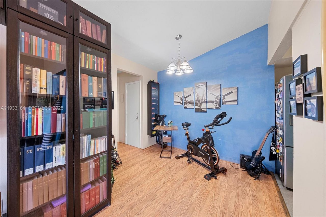 8040 Tatum Waterway Dr, Unit 11, Miami Beach, FL 33141 Photo