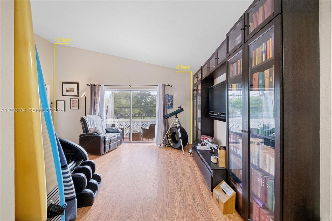 8040 Tatum Waterway Dr, Unit 11, Miami Beach, FL 33141 Photo