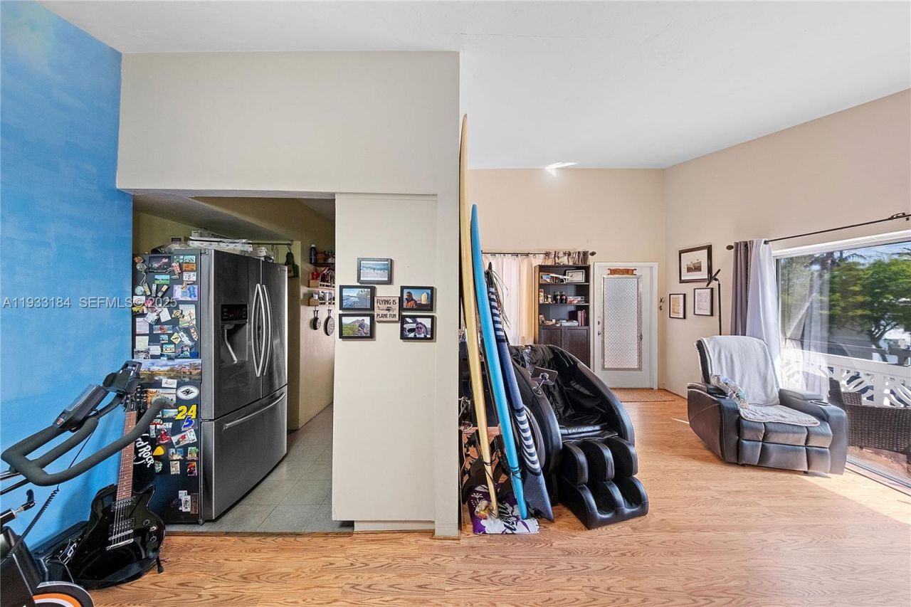 8040 Tatum Waterway Dr, Unit 11, Miami Beach, FL 33141 Photo