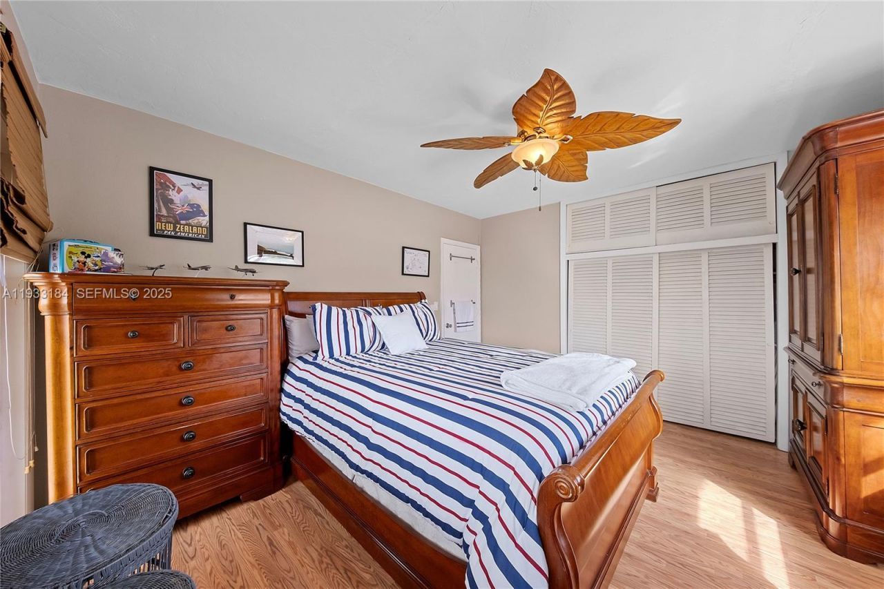 8040 Tatum Waterway Dr, Unit 11, Miami Beach, FL 33141 Photo