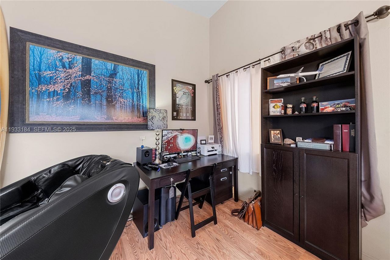 8040 Tatum Waterway Dr, Unit 11, Miami Beach, FL 33141 Photo