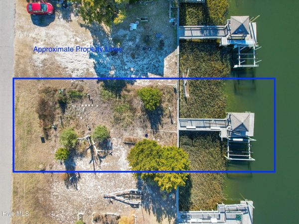 115 Raleigh Street, Holden Beach, NC 28462