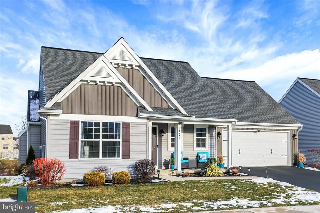 2075 Spring Wood Lane, Mechanicsburg, PA 17055 Main Photo