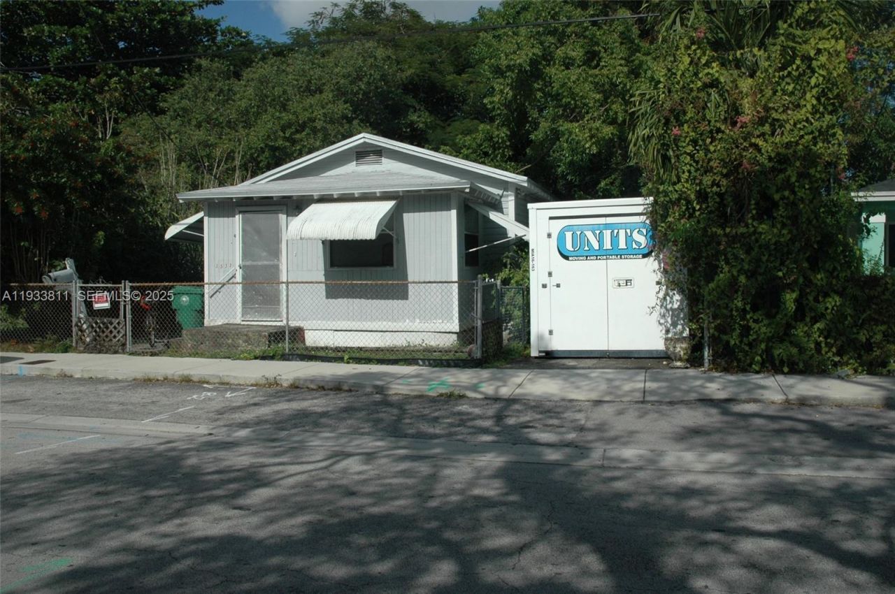 3537 Charles Ave, Miami, FL 33133 Photo