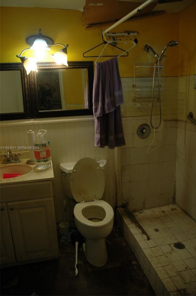 3537 Charles Ave, Miami, FL 33133 Photo