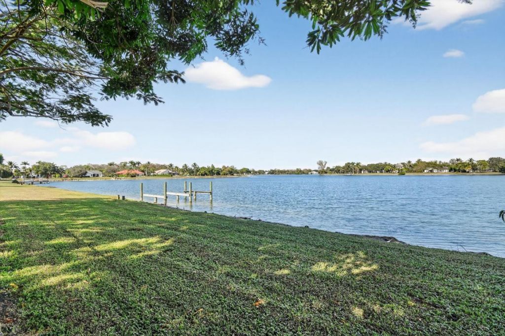 4393 Hunting Trail, Lake Worth, FL 33467 Photo