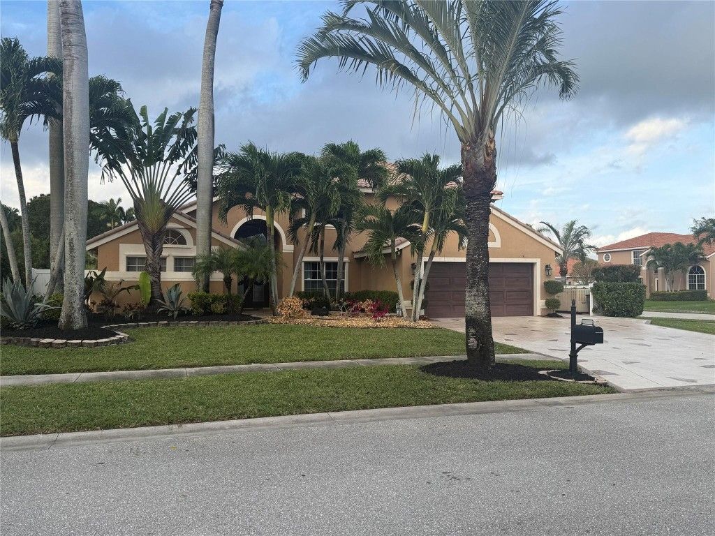 5532 Descartes Cir, Boynton Beach, FL 33472 Main Photo
