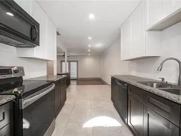 3510 Shady Valley Drive, Unit 3510, Pantego, TX 76013