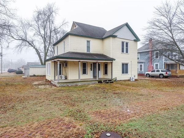 425 E 5th Street, Cherryvale, KS 67335