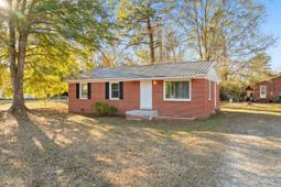 139 Mahogany Avenue photo 4