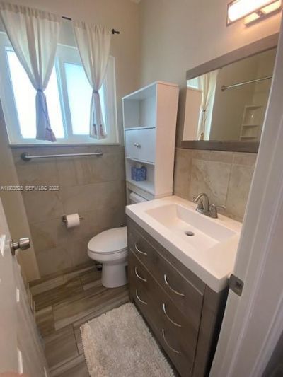 326 Roosevelt St , Unit 5, Hollywood, FL 33019 Photo