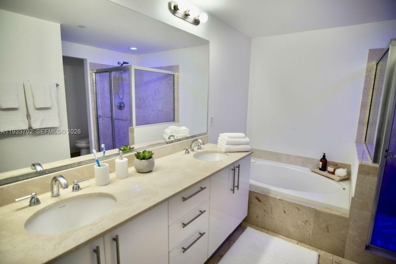 3330 NE 190th St, Unit 1112, Aventura, FL 33180 Photo