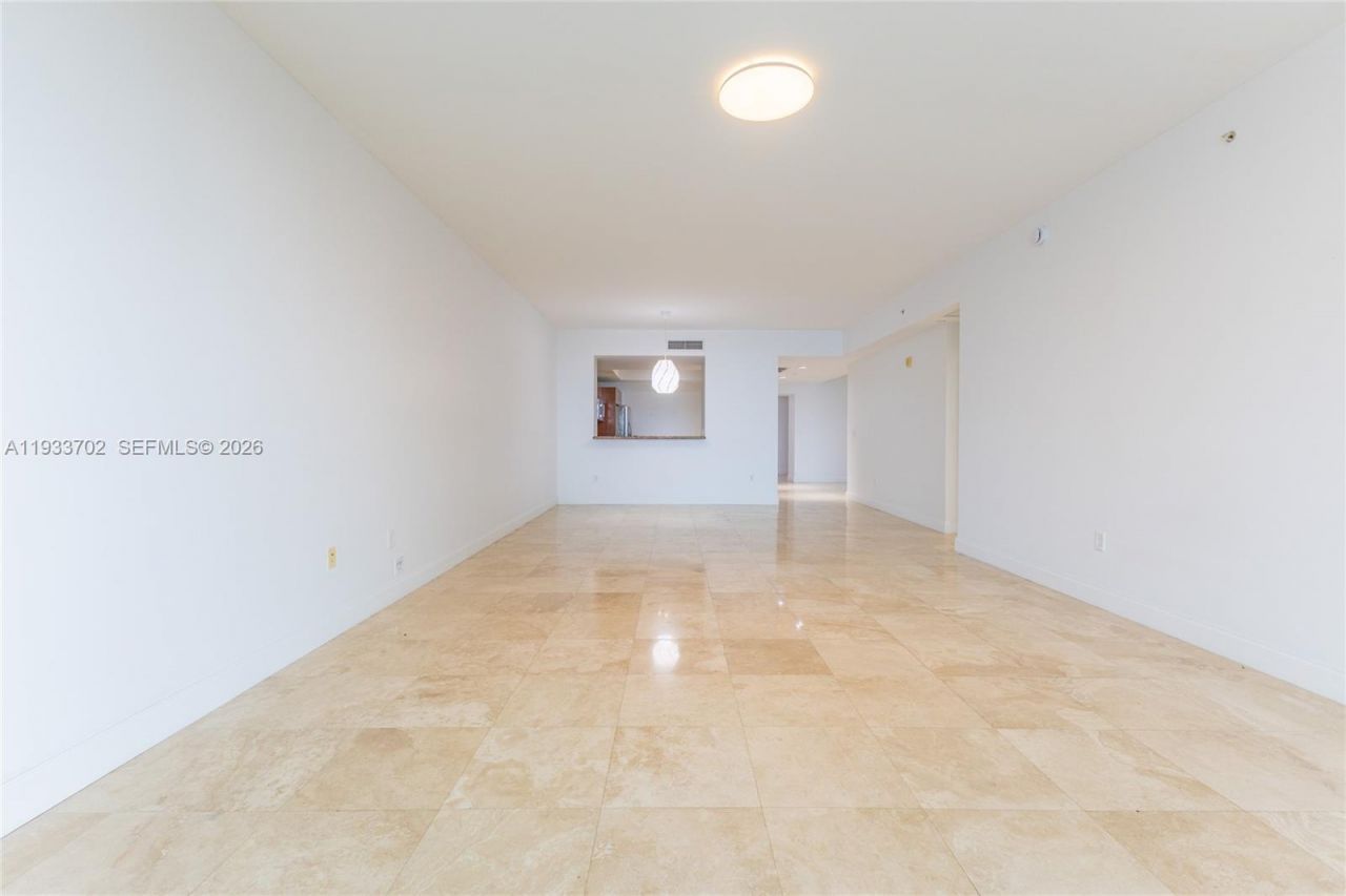 3330 NE 190th St, Unit 1112, Aventura, FL 33180 Photo