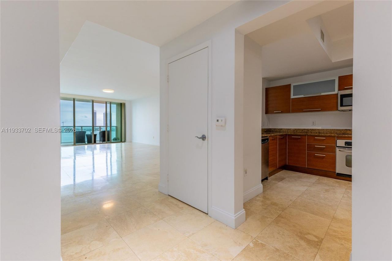 3330 NE 190th St, Unit 1112, Aventura, FL 33180 Photo