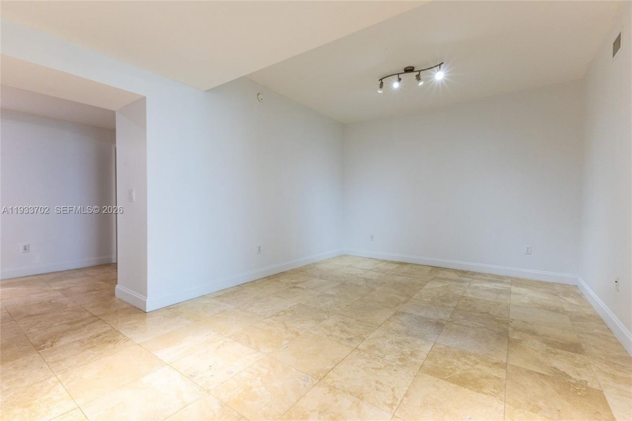 3330 NE 190th St, Unit 1112, Aventura, FL 33180 Photo