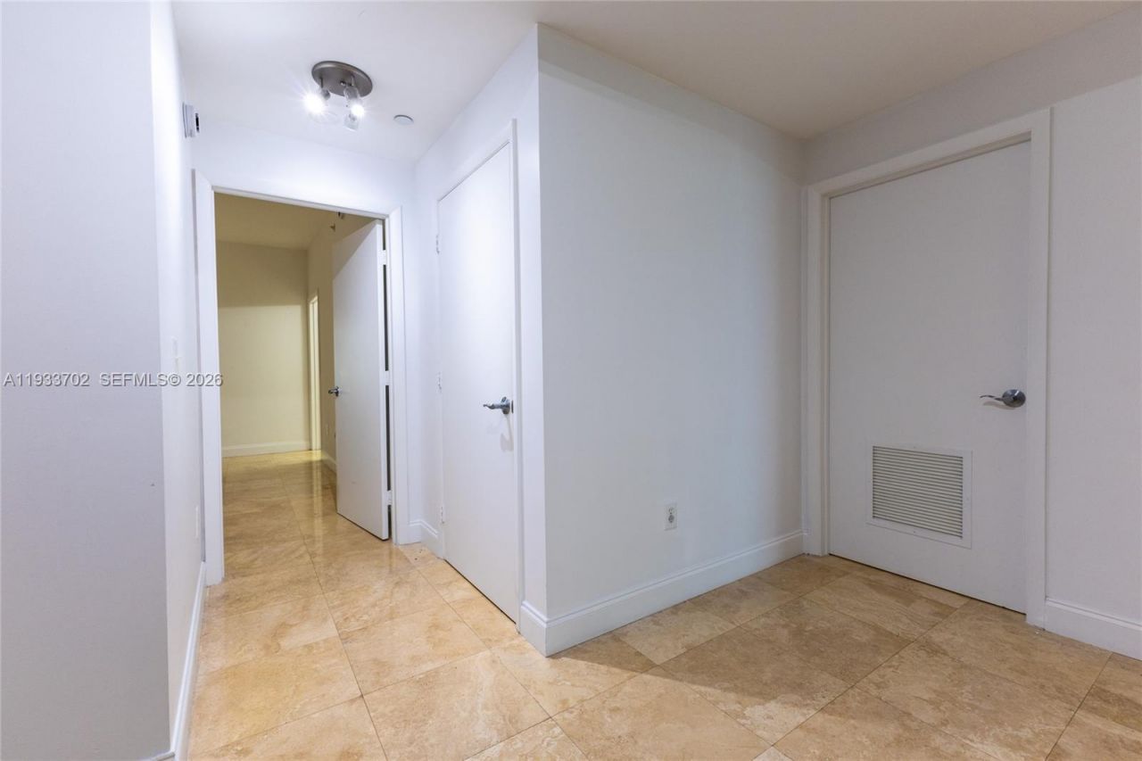3330 NE 190th St, Unit 1112, Aventura, FL 33180 Photo