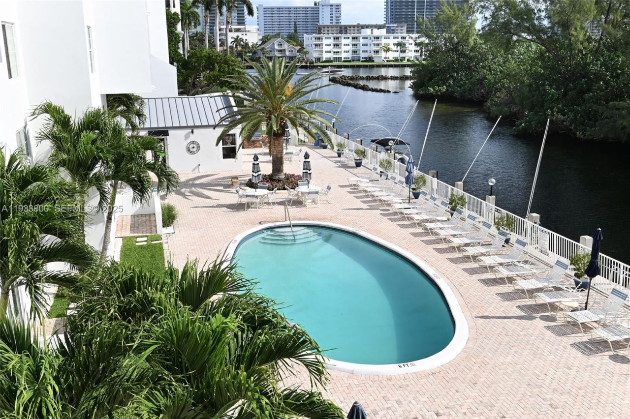 2860 NE 14th St Cswy , Unit 206D, Pompano Beach, FL 33062 Photo