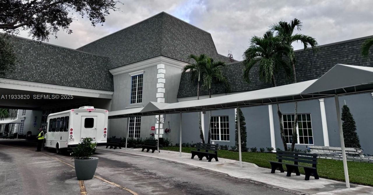 269 Brittany, Unit F, Delray Beach, FL 33446 Photo