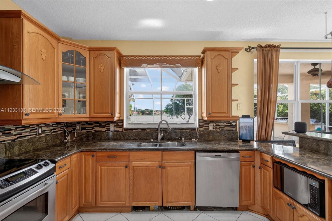 1162 Fairfield Meadows Dr, Weston, FL 33327 Photo