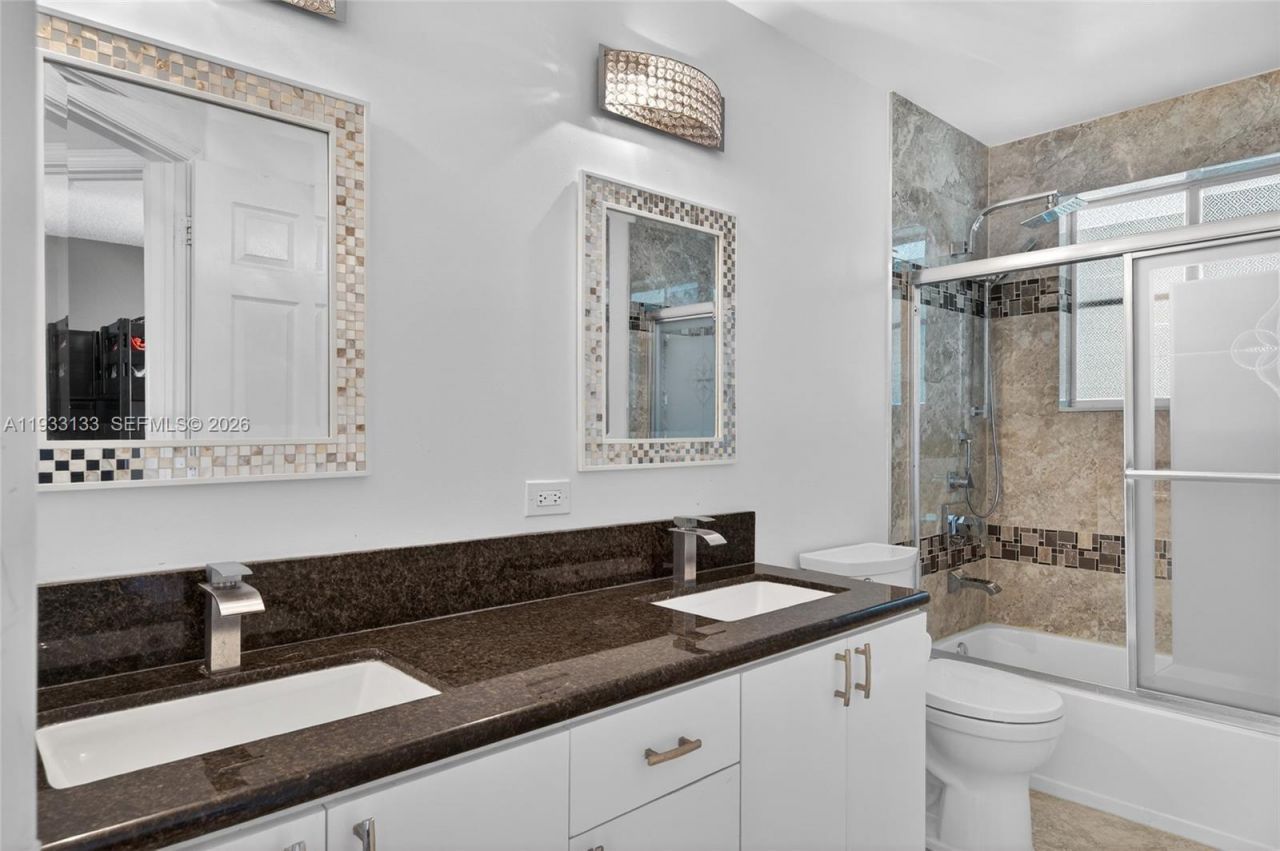 1162 Fairfield Meadows Dr, Weston, FL 33327 Photo