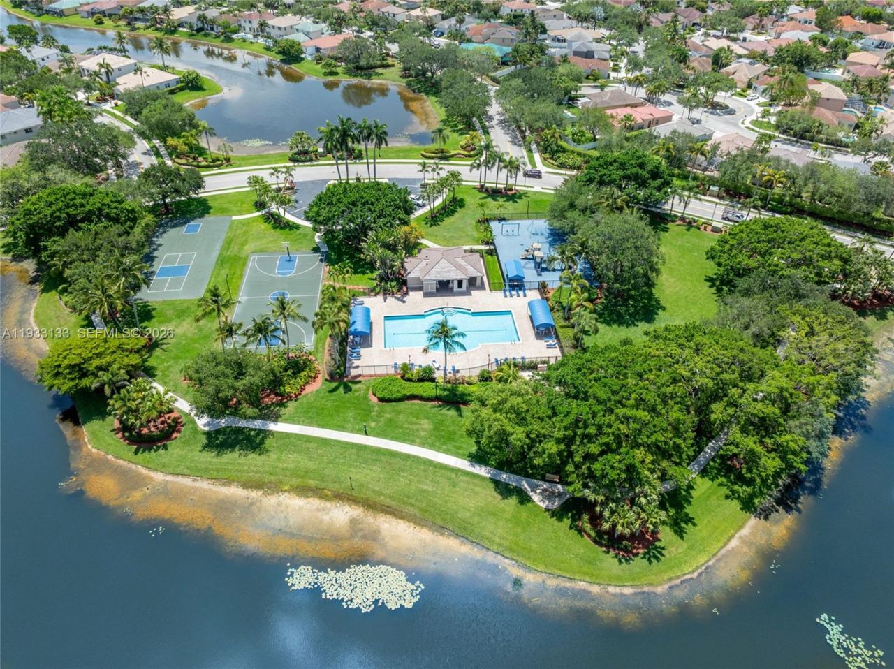 1162 Fairfield Meadows Dr, Weston, FL 33327 Photo