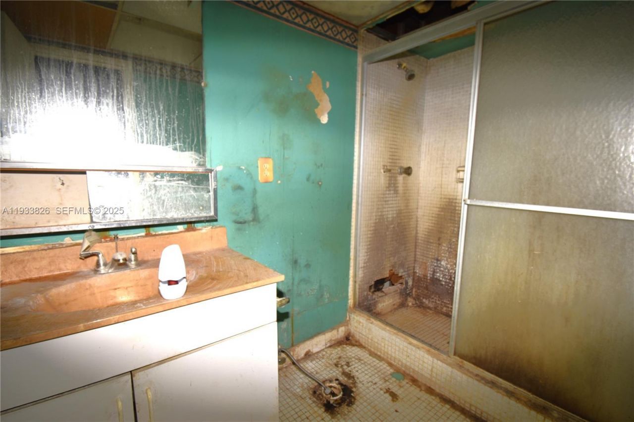 2840 Somerset Dr, Unit 110M, Lauderdale Lakes, FL 33311 Photo