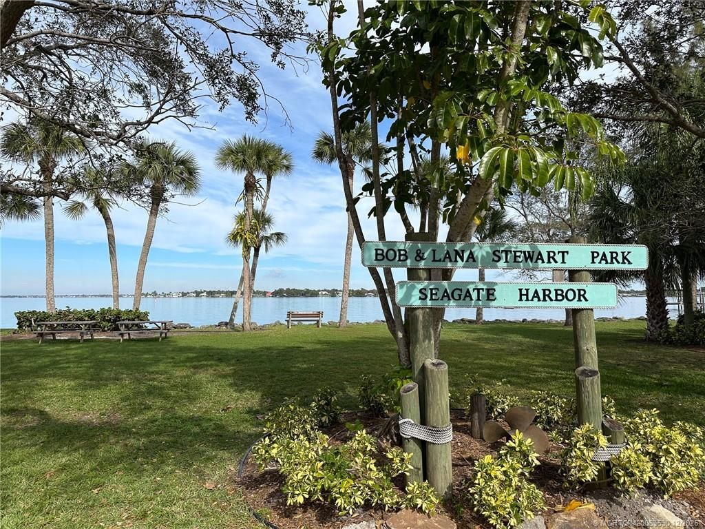 532 SW Marion Court, Palm City, FL 34990 Photo