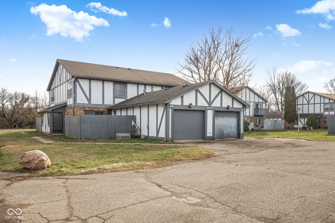 9887 Royce Drive, Indianapolis, IN 46235 Main Photo