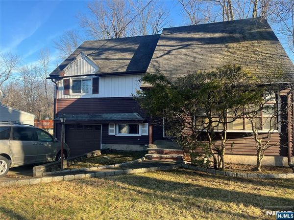 539 Sandra Place, TEANECK, NJ 07666