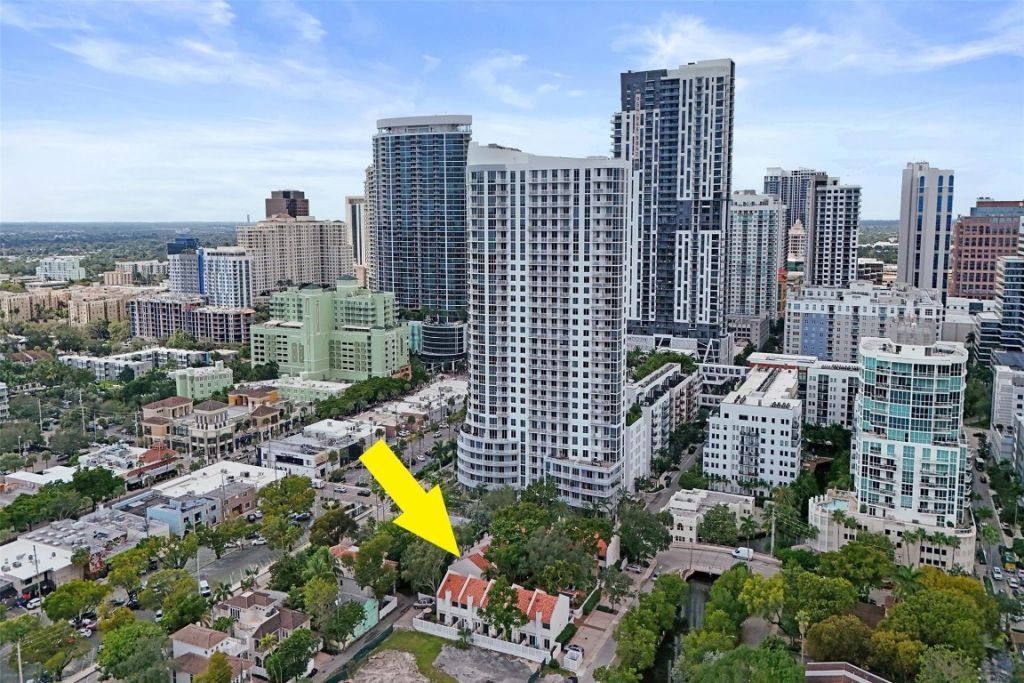 810 SE 2nd Street, Unit F, Fort Lauderdale, FL 33301 Photo