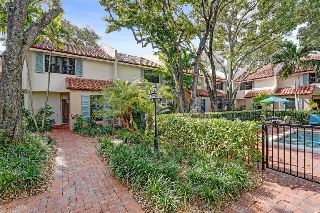 810 SE 2nd Street, Unit F, Fort Lauderdale, FL 33301 Photo