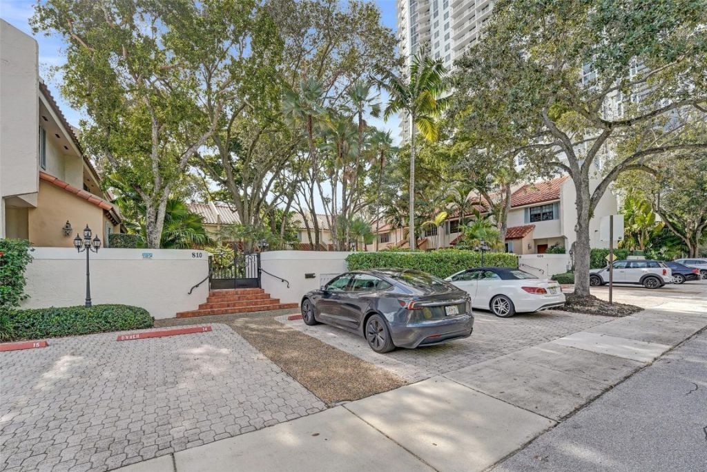 810 SE 2nd Street, Unit F, Fort Lauderdale, FL 33301 Photo
