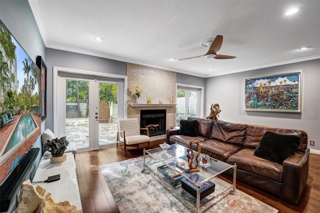 810 SE 2nd Street, Unit F, Fort Lauderdale, FL 33301 Photo