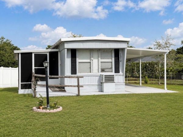 1370 COUNTY DRIVE, TAVARES, FL 32778