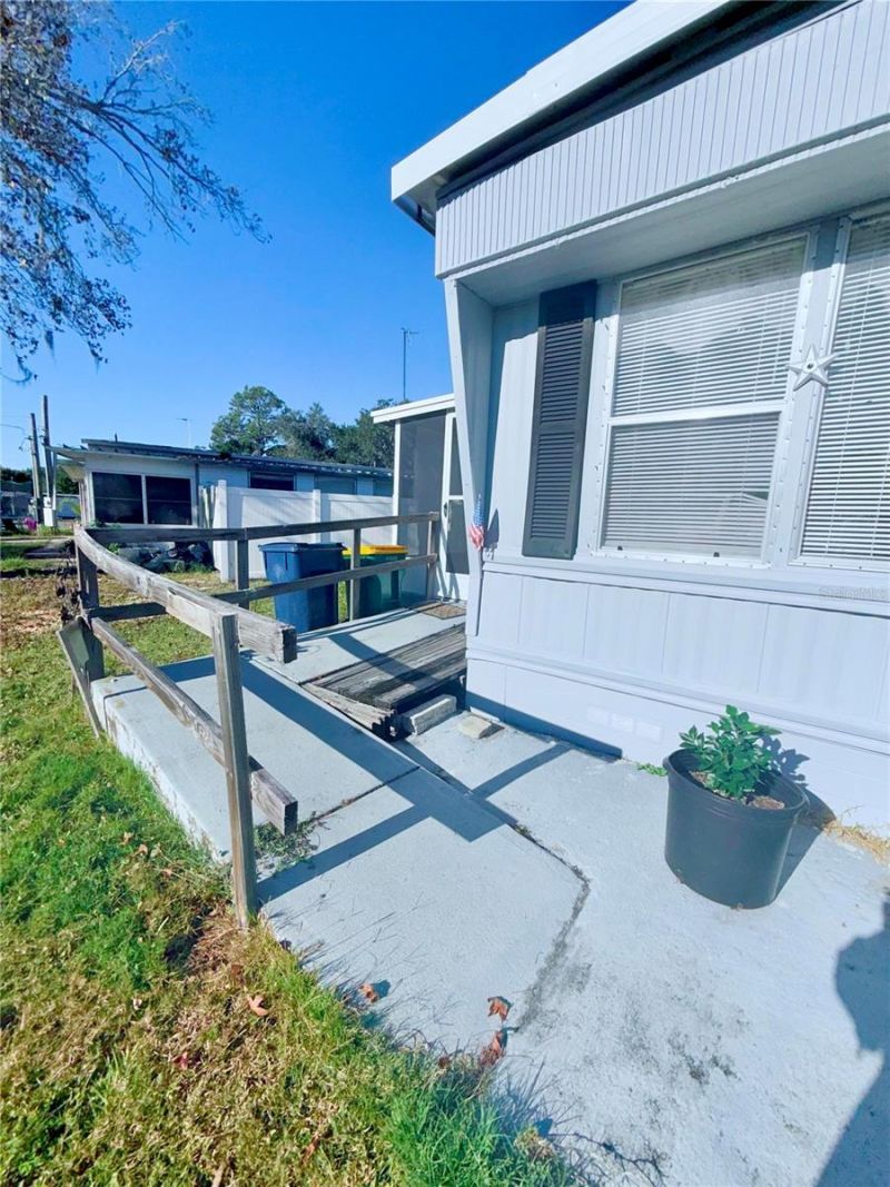 1370 County Drive, Tavares, FL 32778 Photo
