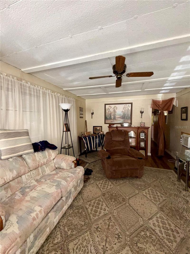 1370 County Drive, Tavares, FL 32778 Photo