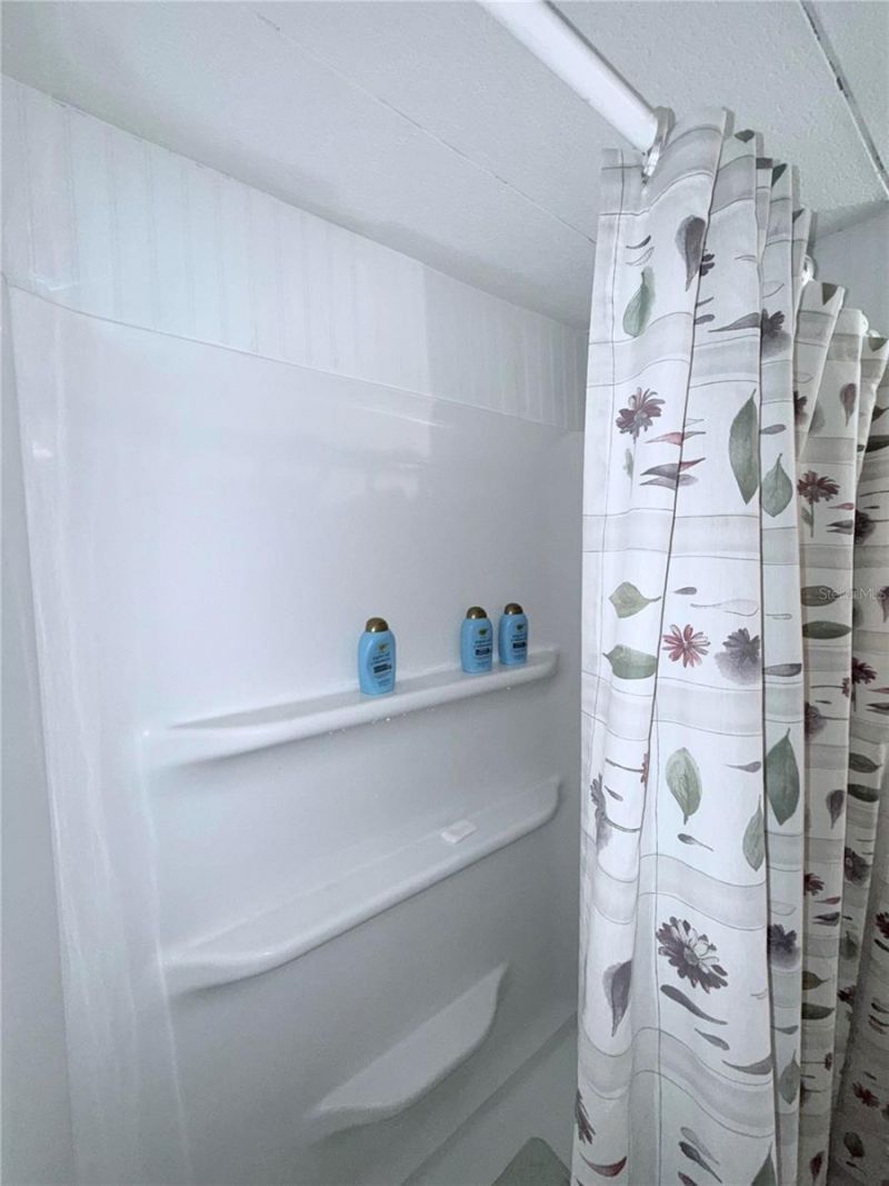 1370 County Drive, Tavares, FL 32778 Photo