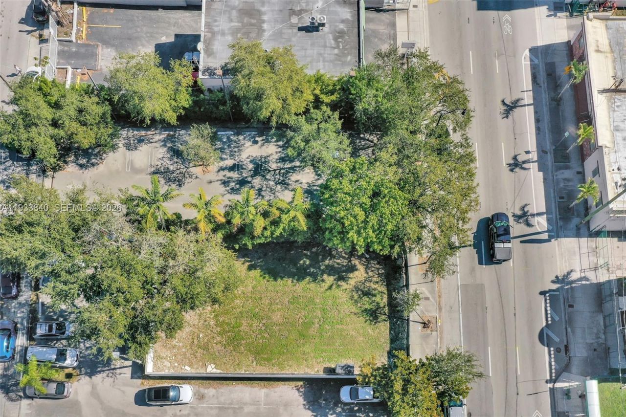 1471 SW 1st St , Miami, FL 33135 Photo