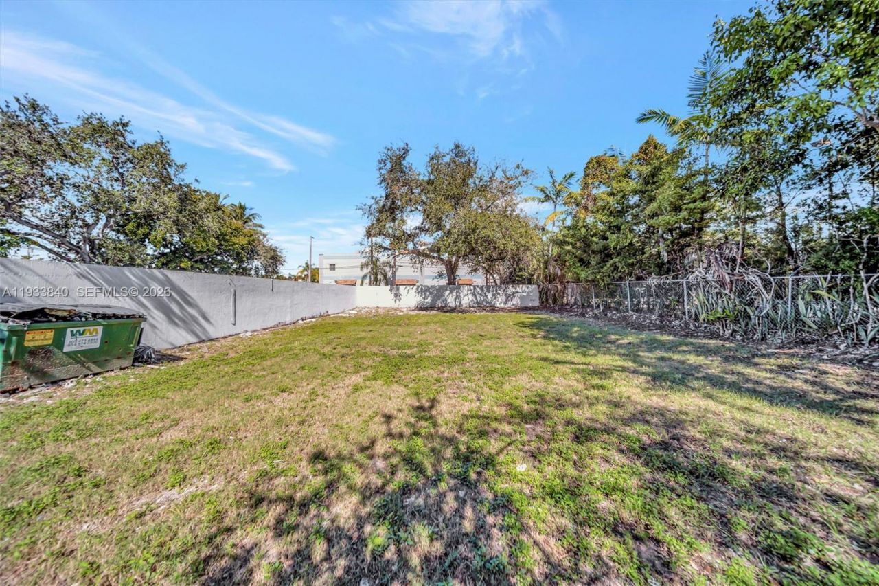 1471 SW 1st St , Miami, FL 33135 Photo