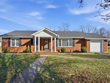 385 Main Street, Salvisa, KY 40372