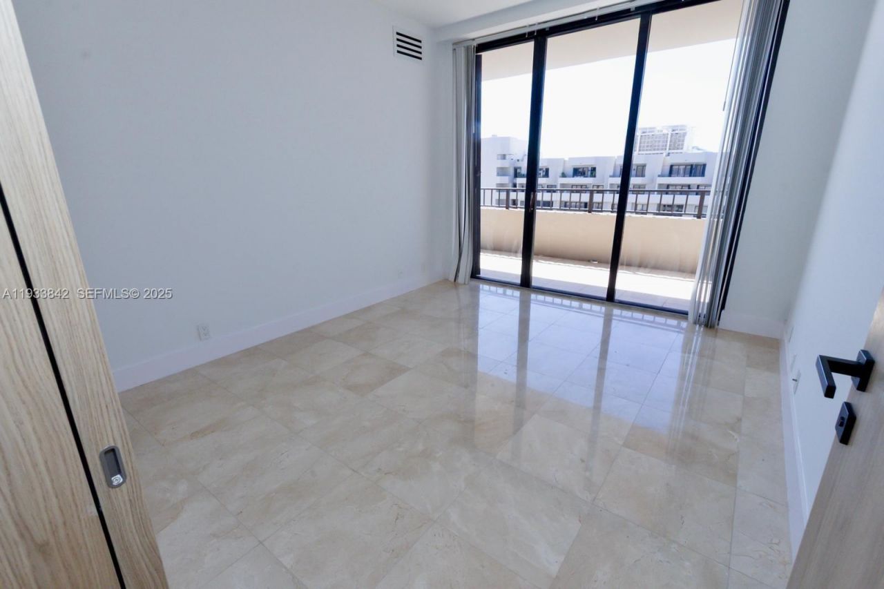 251 Crandon Blvd, Unit 1228, Key Biscayne, FL 33149 Photo