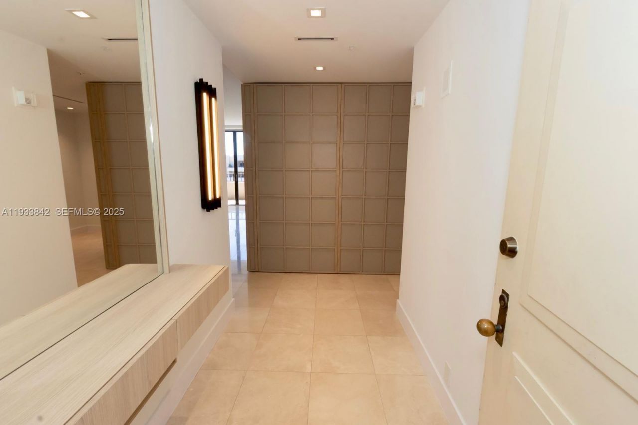 251 Crandon Blvd, Unit 1228, Key Biscayne, FL 33149 Photo