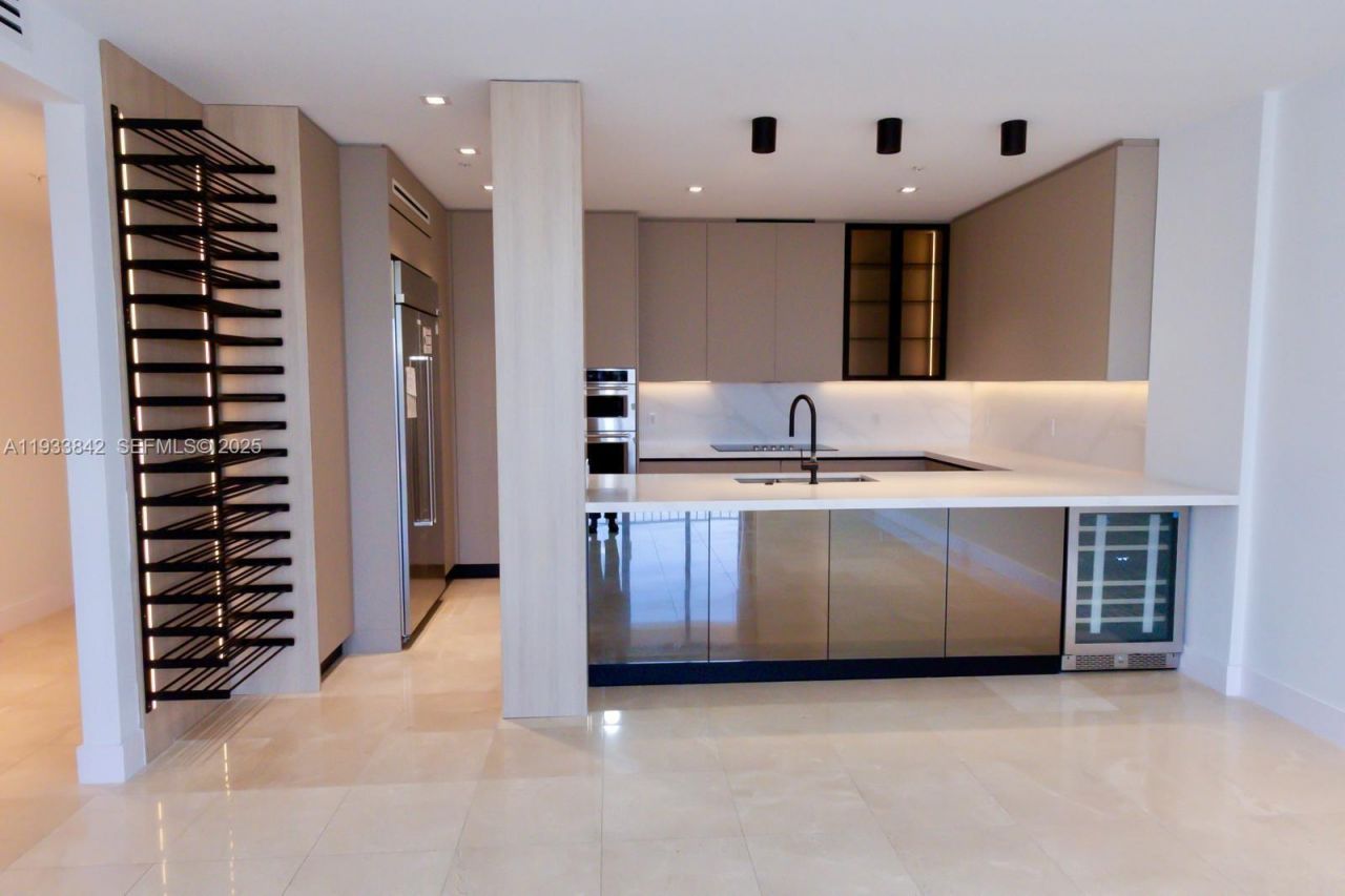 251 Crandon Blvd, Unit 1228, Key Biscayne, FL 33149 Photo