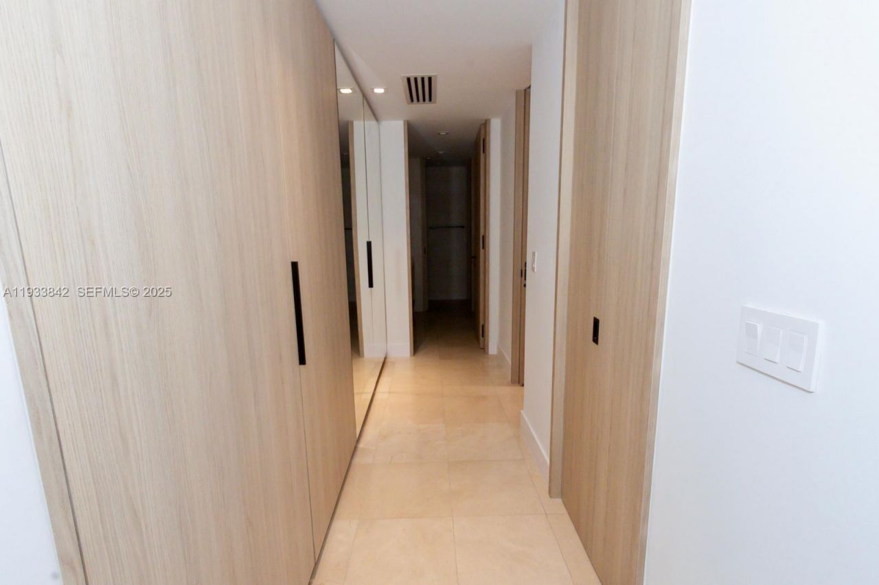 251 Crandon Blvd, Unit 1228, Key Biscayne, FL 33149 Photo