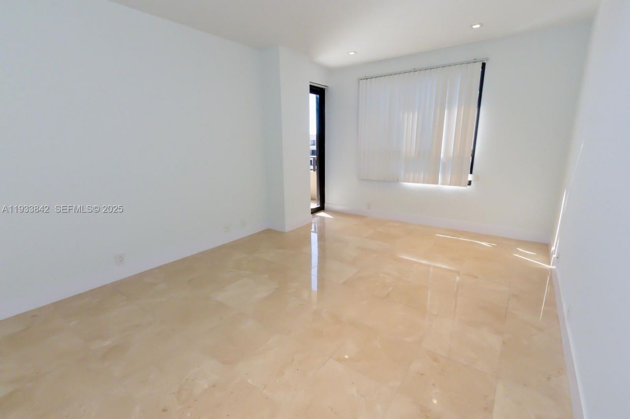 251 Crandon Blvd, Unit 1228, Key Biscayne, FL 33149 Photo